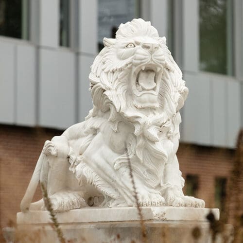 RoaringLionSculpture_550x688