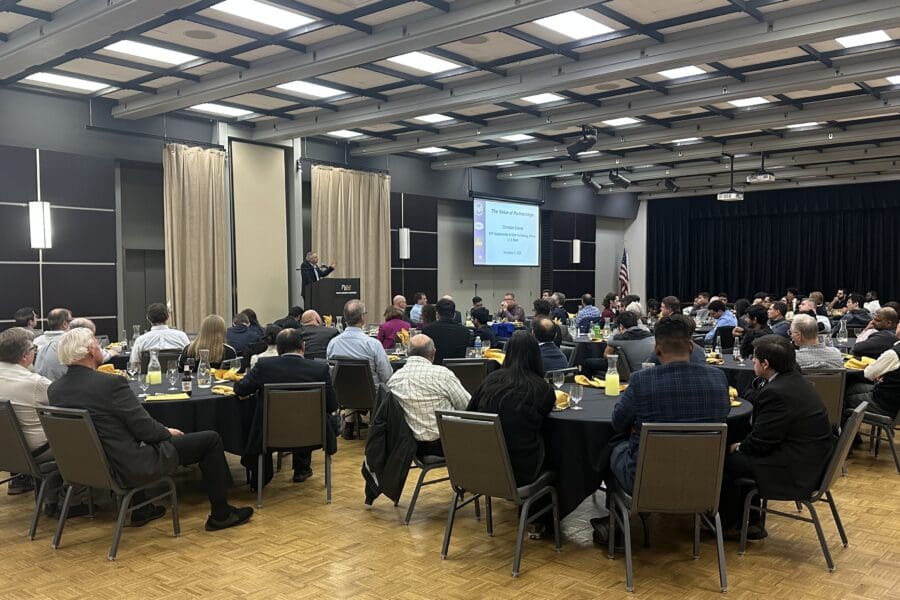 audience listening to keynote speech