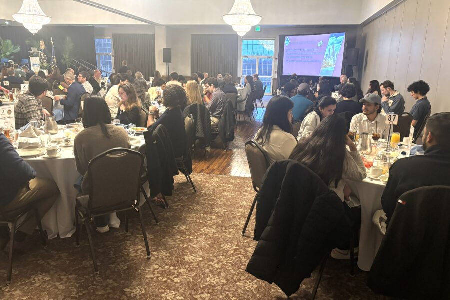 tables of PNW students at AIST dinner