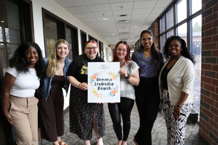 Women in Business students at Women's Leadership Brunch