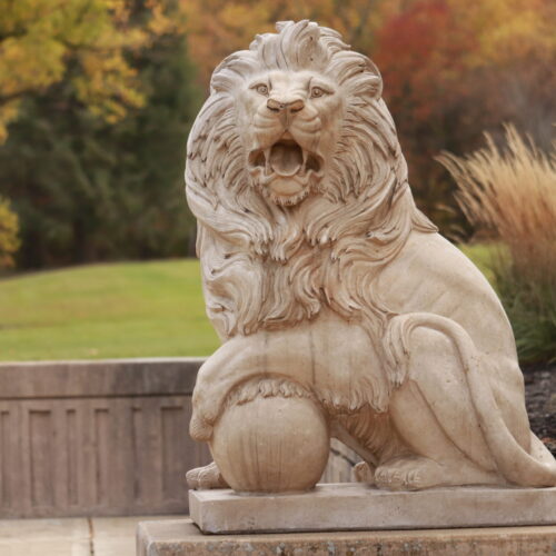 Lion_Statue_Fall
