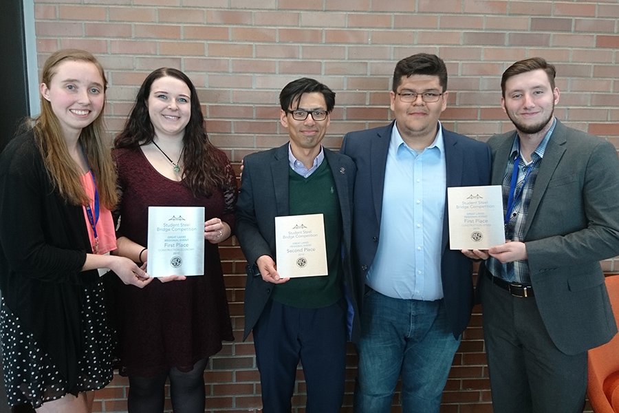 2019 pnw steel bridge team with awards