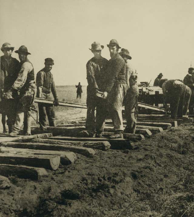 Image of union pacific workers.