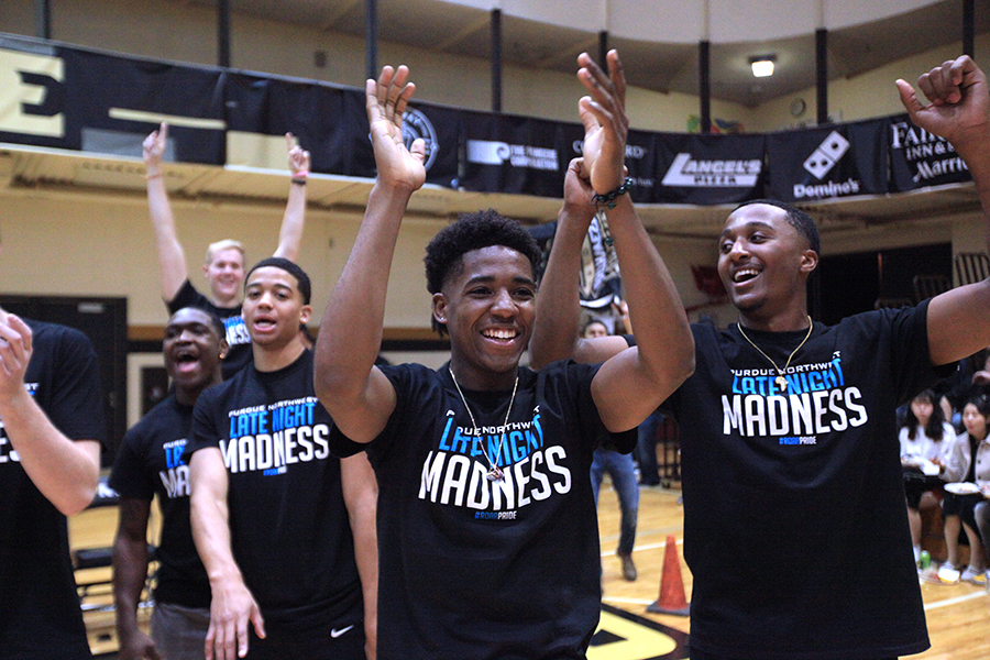 PNW students clap at our Late Night Madness event.