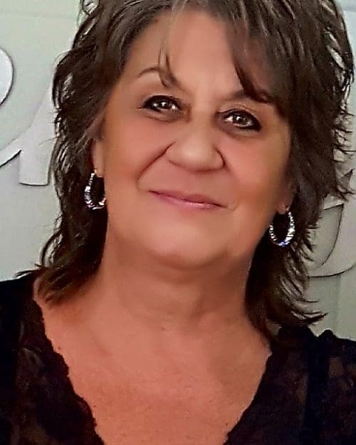 Janet Navarro headshot