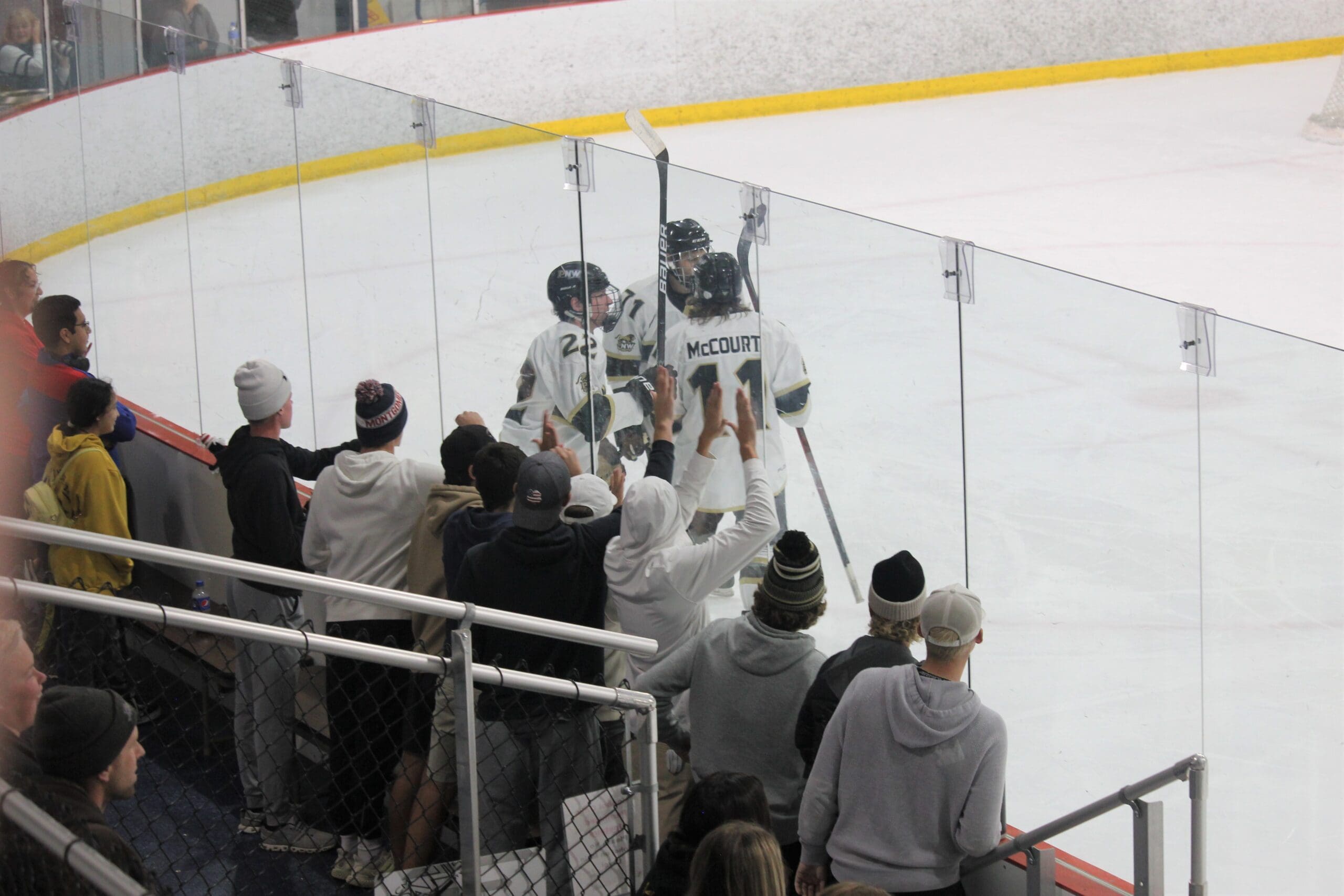 The Office of Student Life and Athletics invited students to the 2022 opening Ice Hockey game!