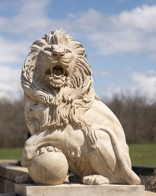 A lion statue