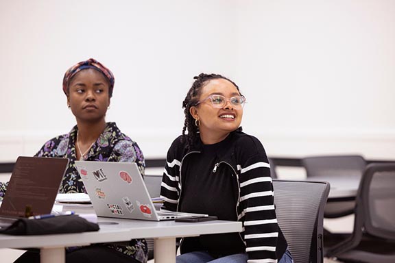 PNW students on computers in the classroom